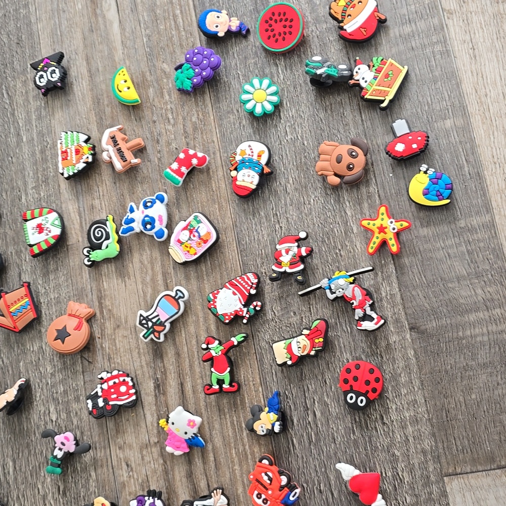 Over 50 Shoe Charms - Picture 6 of 6